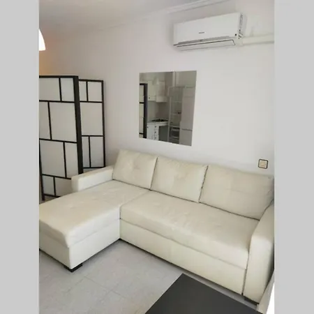 Estudio Comodo En Διαμέρισμα